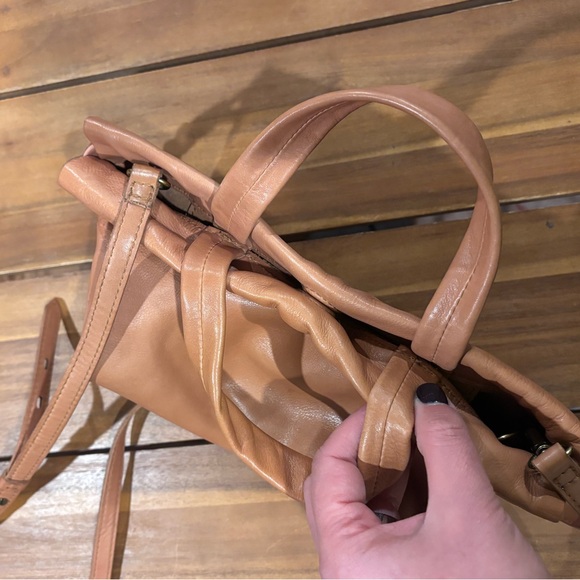 Small Madewell Soft Mini Cinch Bag Tan Leather - Picture 4 of 8